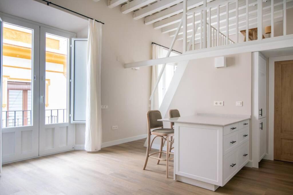 G12 Trendy And Comfy Bright Loft Meters From Bullring And Trianas Bridge, Galera Street Apartment Seville Exterior photo